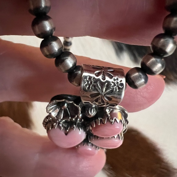 ❤️ Queen Pink Conch Paw Print & Heart Sterling Silver Navajo Statement Pendant - Picture 6 of 13